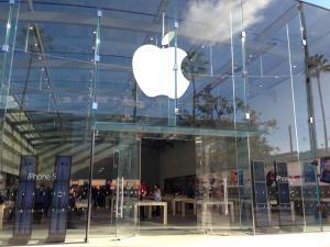 Apple vrea sa preia Beats Electronics pentru 3,2 miliarde de dolari