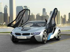 BMW i8, prima masina hibrid cu faruri laser