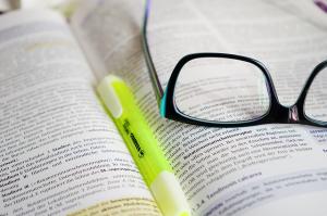 8 motive pentru care sa citesti carti
