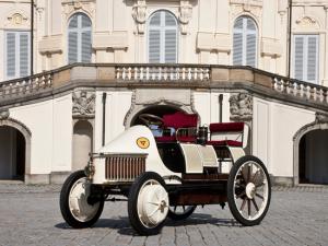 In ce an a fost creat primul model Porsche